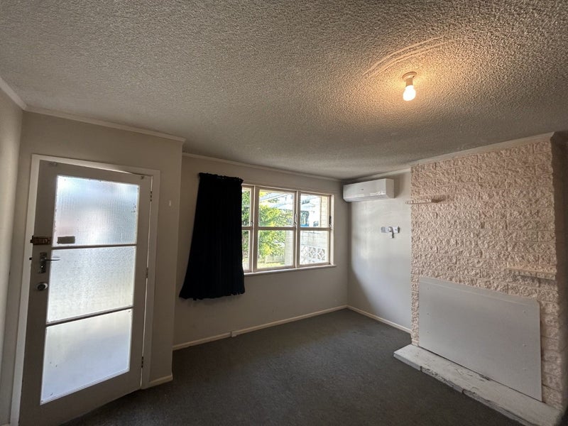 2/1217 Victoria Street, Whitiora, Hamilton - Carousel 2