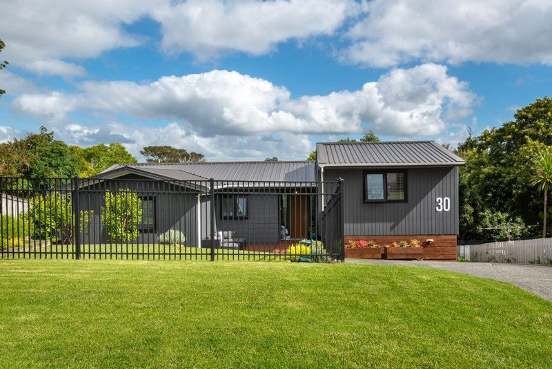 30 Bay Vista Drive, Red Beach, Whangaparāoa - Carousel 1