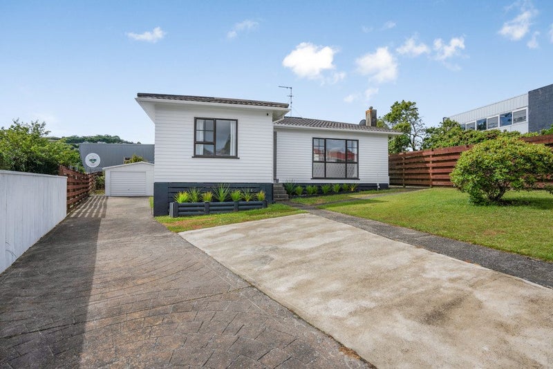 20 Barberry Grove, Maungaraki, Lower Hutt - Carousel 1