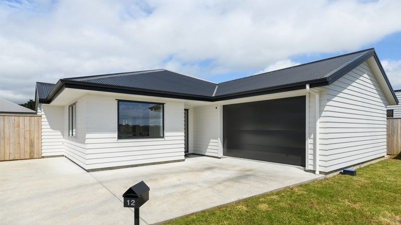 12 Corsica Court, Fitzherbert, Palmerston North - Carousel 1