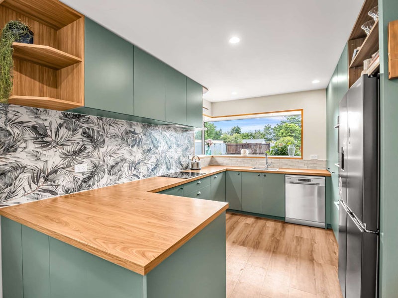 43 Gladstone Road, Woodend, Woodend - Carousel 2