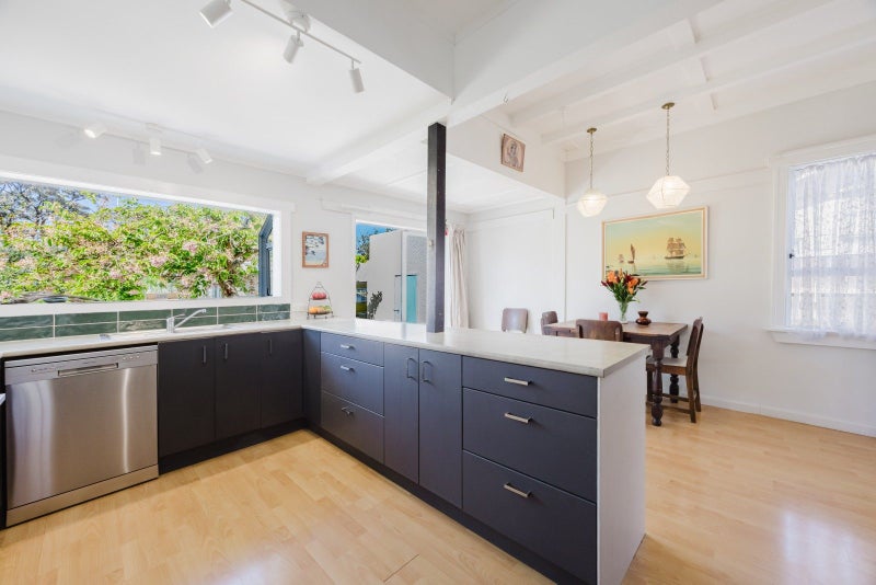 404 Jervois Street, Mayfair, Hastings - Carousel 2