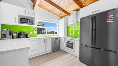 2A Castleton Street, Birkdale, Auckland - Carousel 1