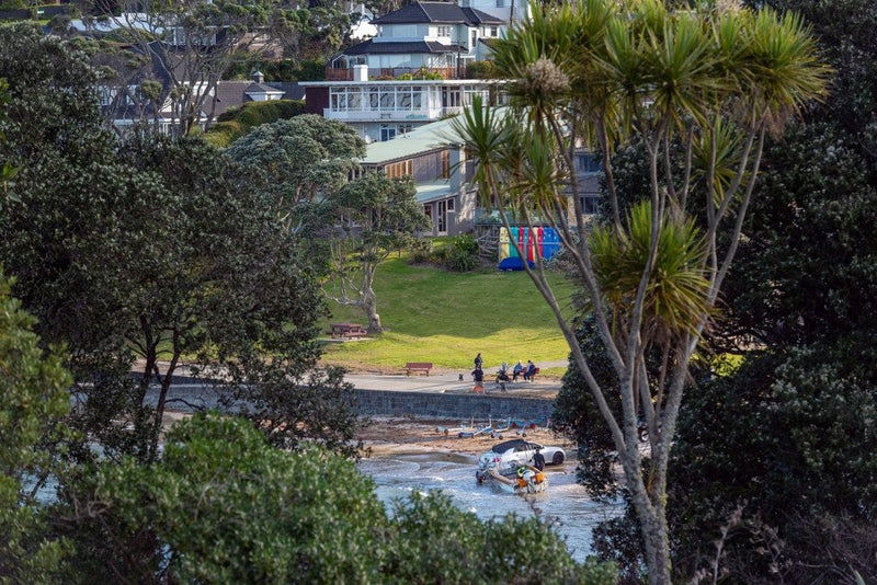 5 Churchill Road, Murrays Bay, Auckland - Carousel 23