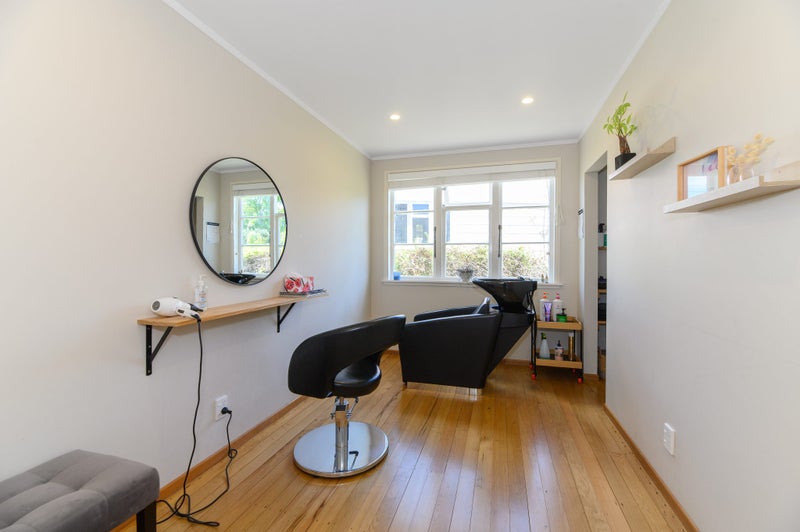 1/11 Hill Crescent, New Lynn, Auckland - Carousel 1