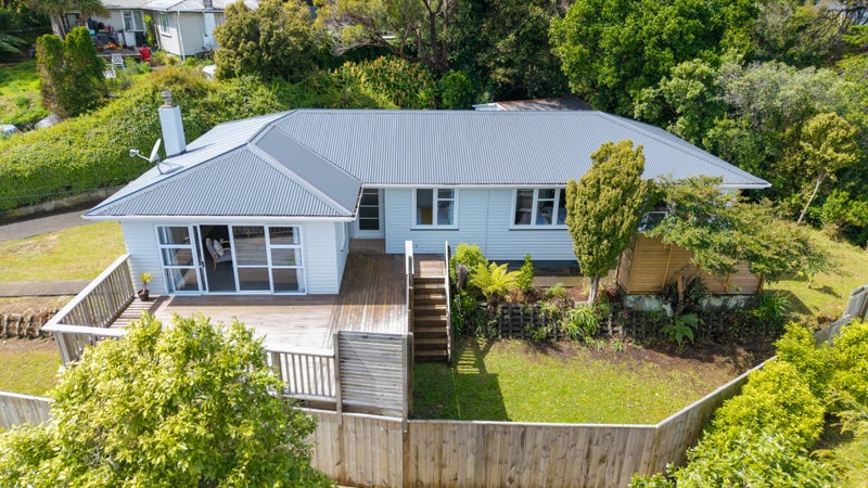 21A Dorset Grove, Cannons Creek, Porirua - Carousel 1