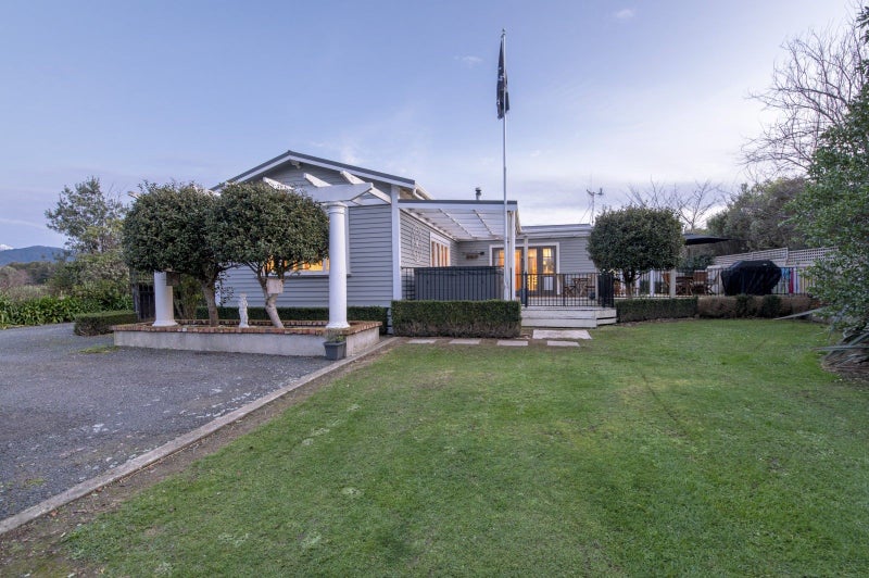 1070 Queen Street East, Levin, Levin - Carousel 2