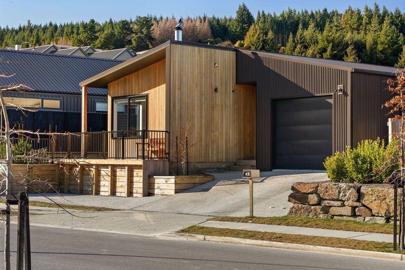 45 Clearview Street, Wanaka - Carousel 2