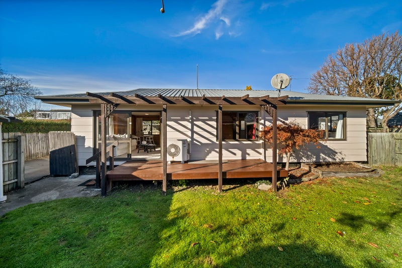 2/74 Aorangi Road, Bryndwr, Christchurch - Carousel 2