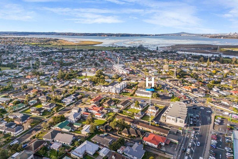 3/222 Edmonton Road, Te Atatu South, Auckland - Carousel 1