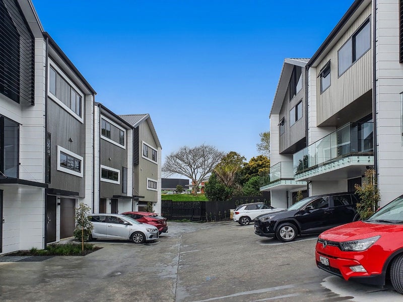 11 Stockade View Lane, Howick, Auckland - Carousel 19