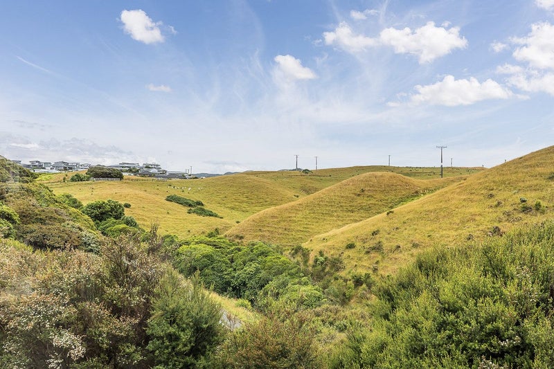 58 St Ives Drive, Camborne, Porirua - Carousel 1