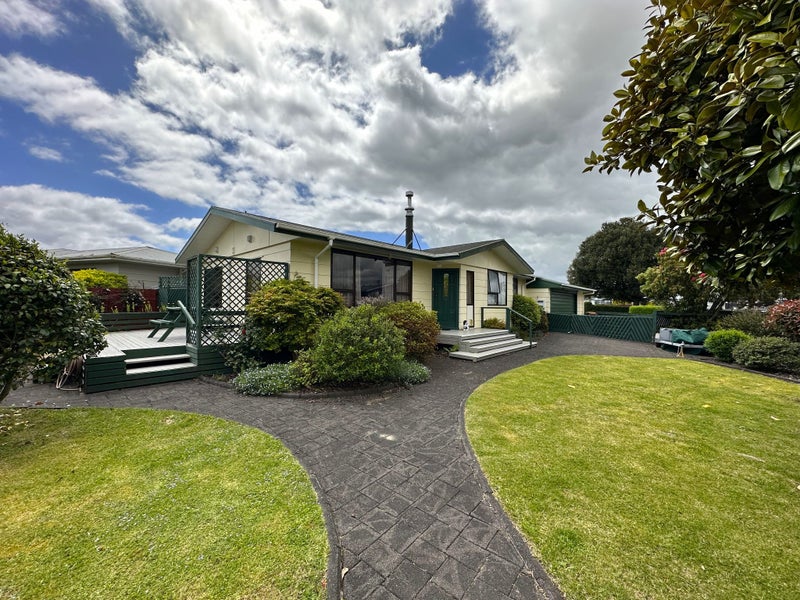 15 Arawa Crescent, Tokoroa, Tokoroa - Carousel 1