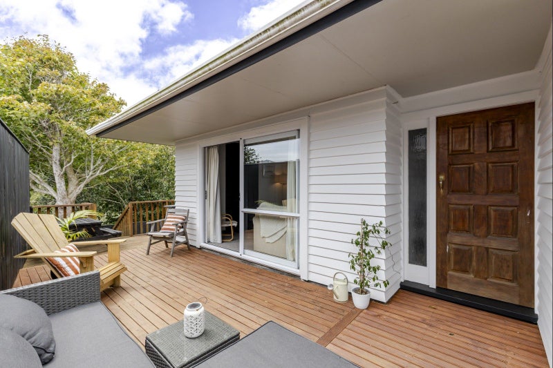 60 Rosendale Avenue, Spotswood, New Plymouth - Carousel 1