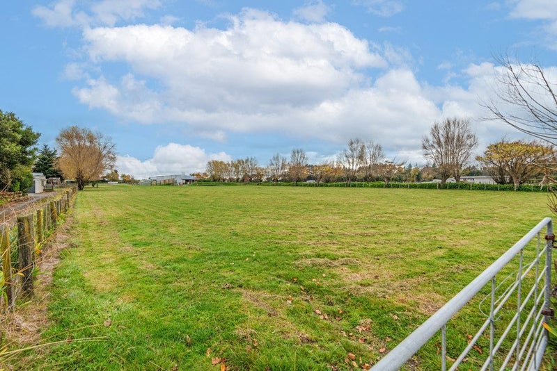 91 Cemetery Road, Sanson - Carousel 1