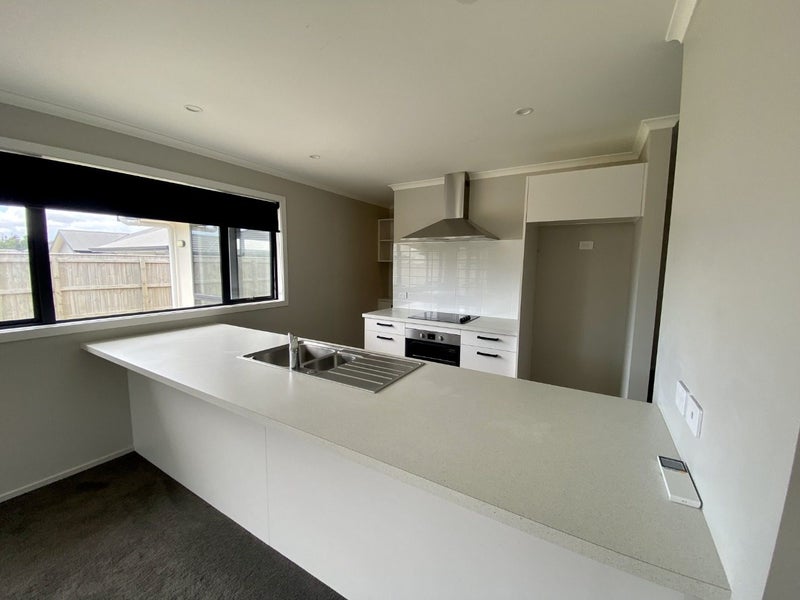 17 Feltham Street, Richmond, Richmond - Carousel 2