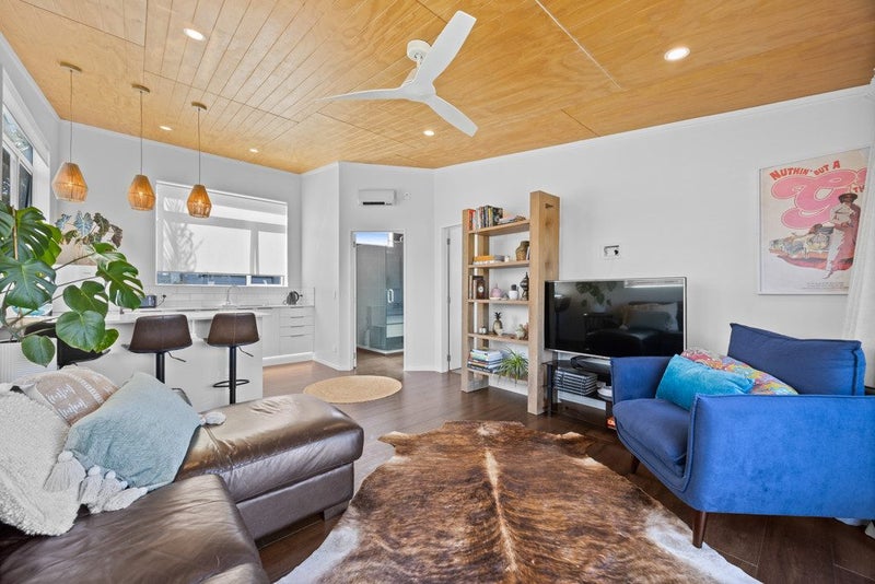 32 Colmar Road, Mellons Bay, Auckland - Carousel 2