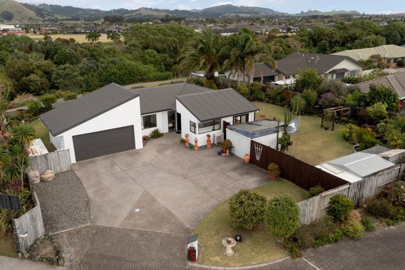 76 Dalton Drive, Papamoa Beach, Papamoa - Carousel 1