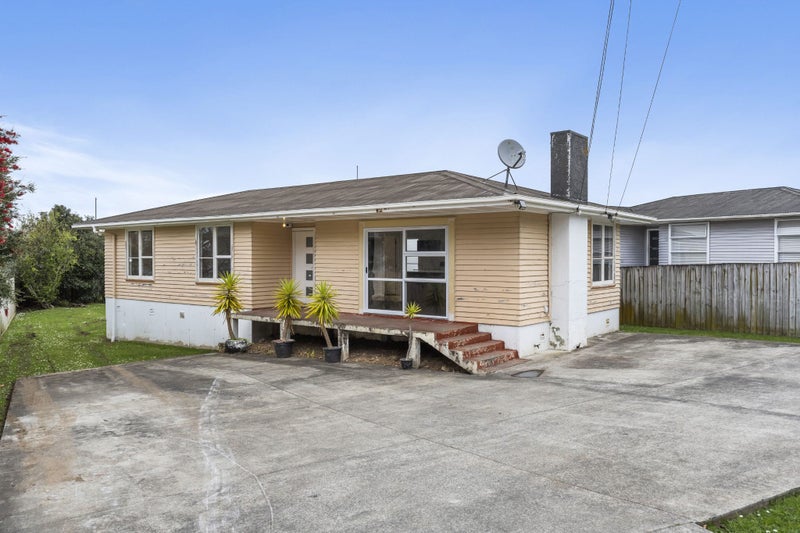 33 Mountain Road, Mangere Bridge, Auckland - Carousel 1