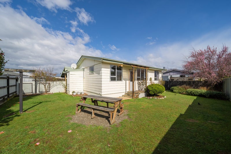 12B Blairs Place, Te Anau, Te Anau - Carousel 1