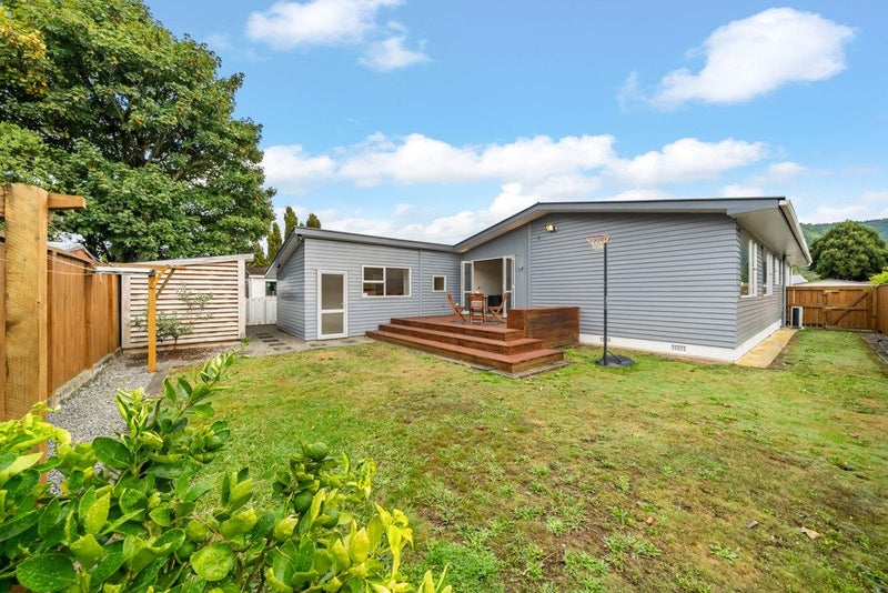 7 Riversdale Road, Clouston Park, Upper Hutt - Carousel 1