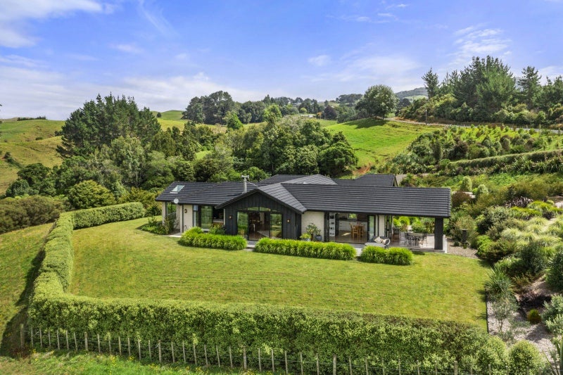 387 Te Tahi Road, Puketotara, Te Awamutu - Carousel 1