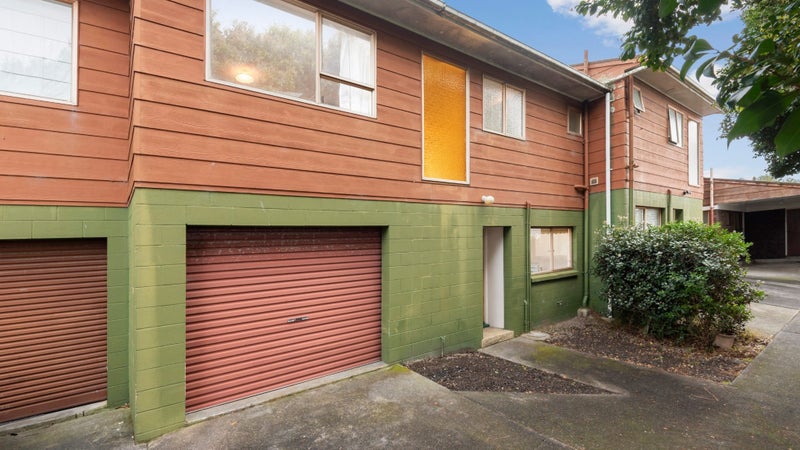 3/3 Akehurst Avenue, New Lynn, Auckland - Carousel 1