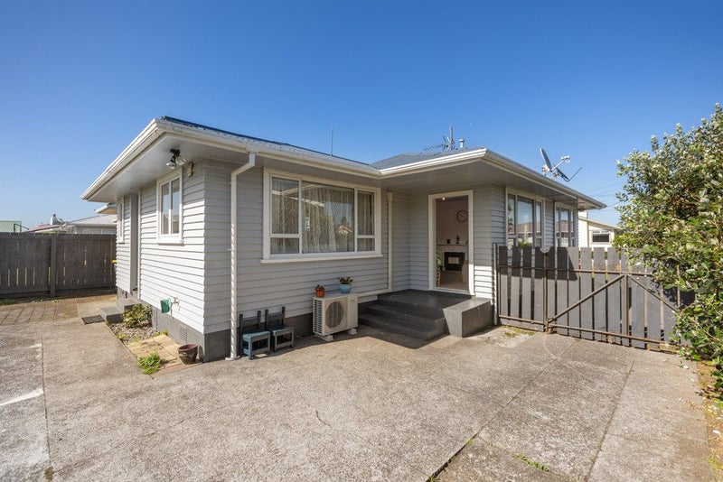 23 Belair Avenue, Blagdon, New Plymouth - Carousel 1