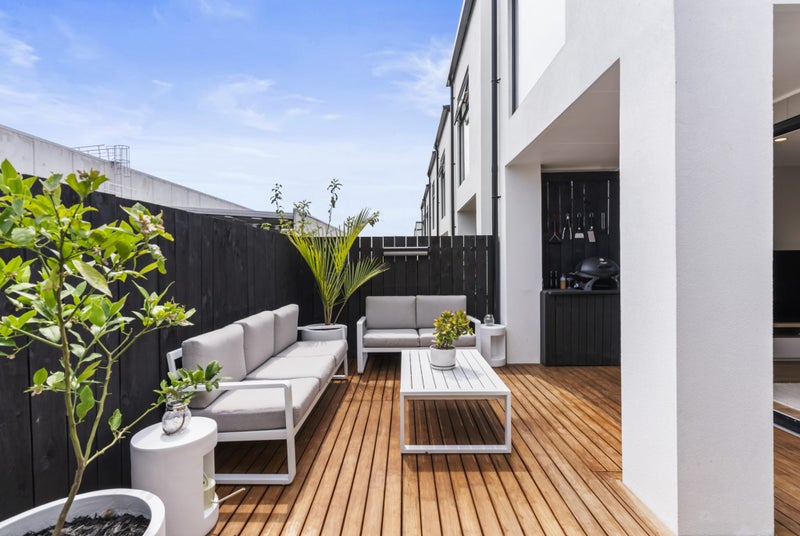 32 Hinonga Loop, Silverdale, Silverdale - Carousel 2