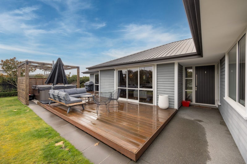 20 Rue de la Mare, Parklands, Christchurch - Carousel 1