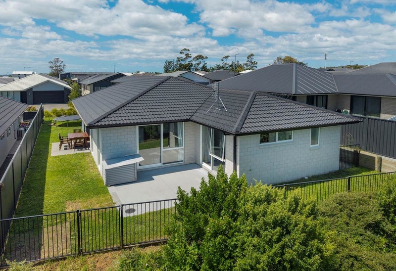 29 Pioneer Crescent, Omokoroa - Carousel 2