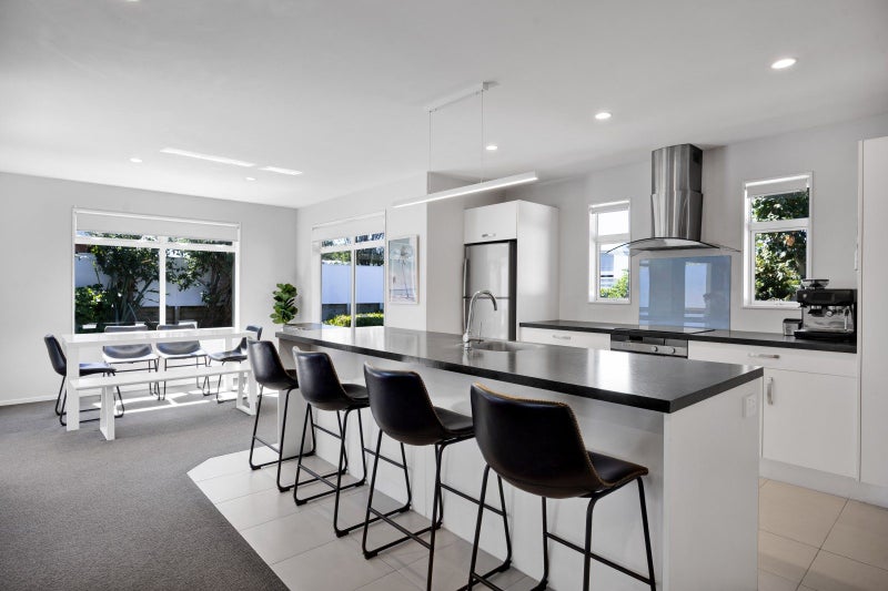 21F Parkvue Drive, Bell Block, New Plymouth - Carousel 2
