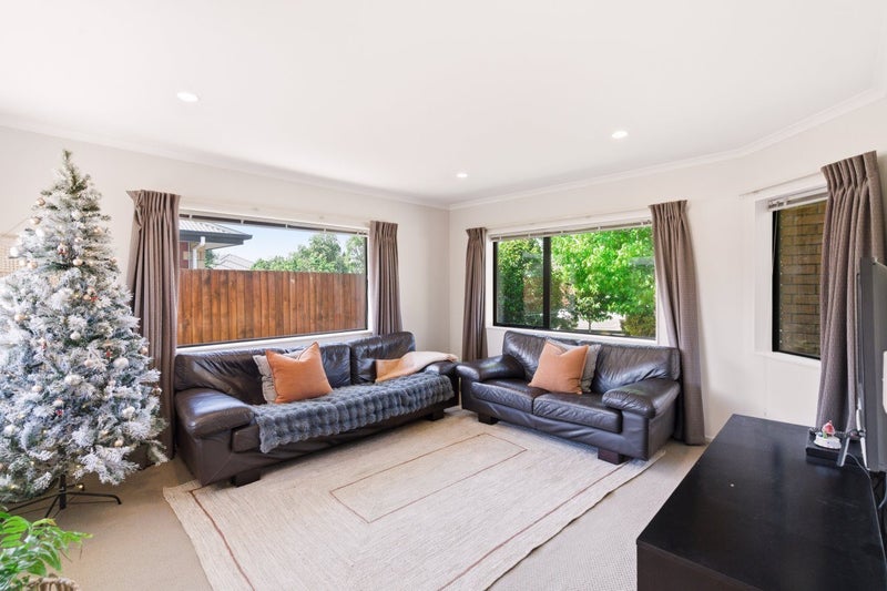 15 Blowers Place, Halswell, Christchurch - Carousel 2