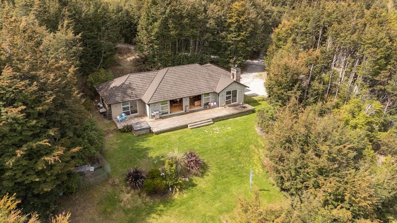 7 Tall Tree Lane, Mount Creighton, Queenstown - Carousel 1