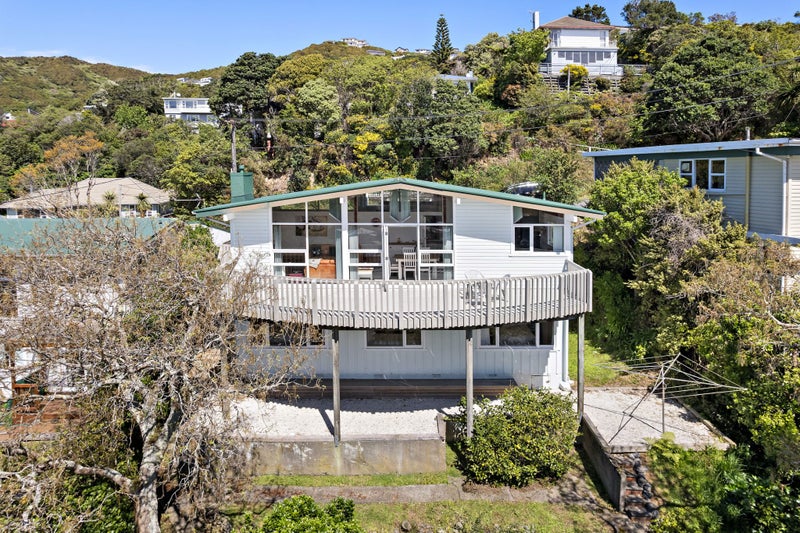 20 Collier Avenue, Karori, Wellington - Carousel 1