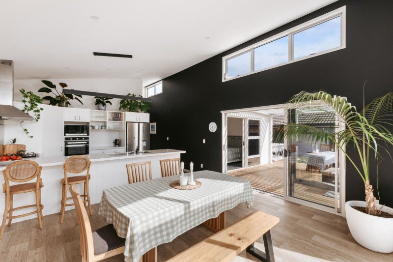 29 Oriental Parade, Papamoa Beach, Papamoa - Carousel 2