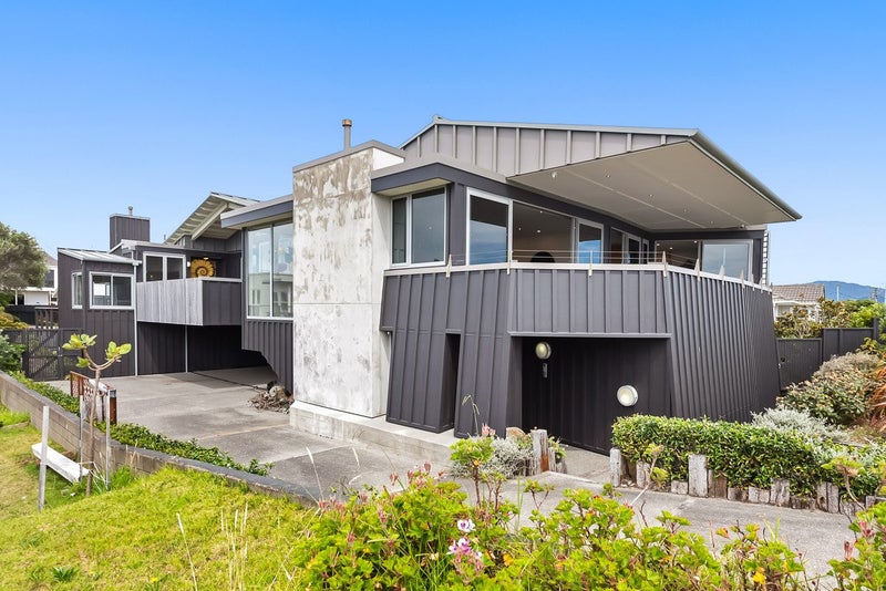 88 Marine Parade, Paraparaumu Beach, Paraparaumu - Carousel 1