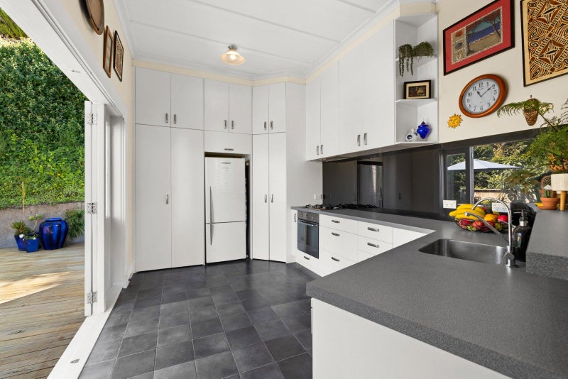 4A Hooker Avenue, Hospital Hill, Napier - Carousel 2