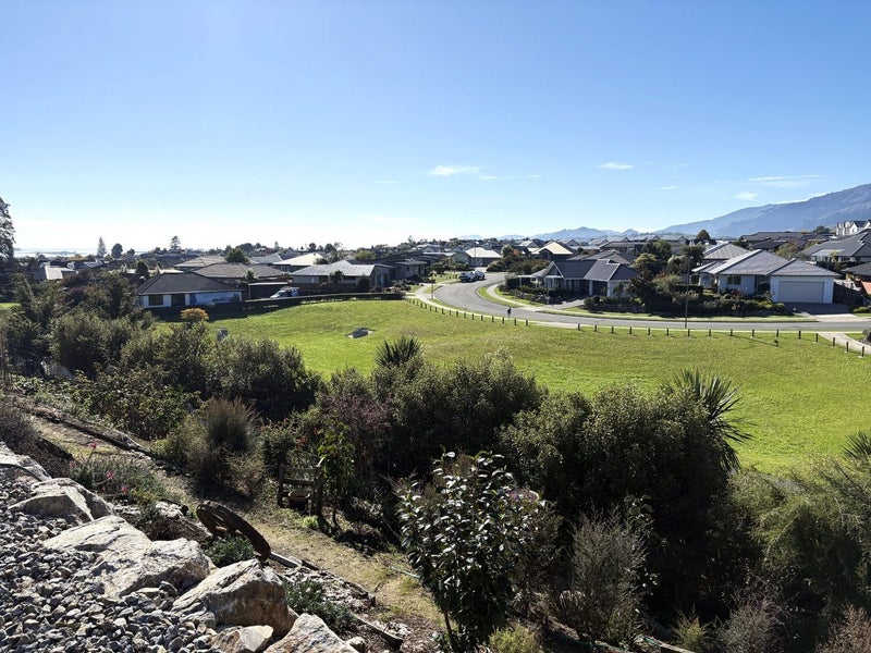 6 Broadview Way, Richmond, Richmond - Carousel 13