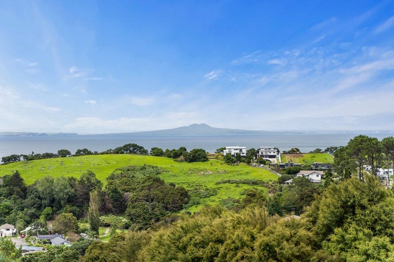 86 Wade River Road, Stanmore Bay, Whangaparaoa - Carousel 2