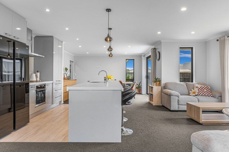 6 Haymakers Crescent, Rolleston, Rolleston - Carousel 2