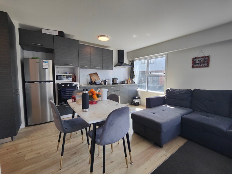 2/32 Akaroa Drive, Maupuia, Wellington - Carousel 1