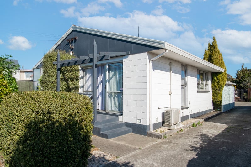 1/10 Spencer Street, Addington, Christchurch - Carousel 1