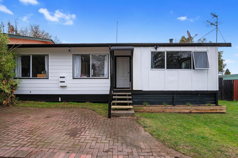 24A Pohutukawa Drive, Owhata, Rotorua - Carousel 1