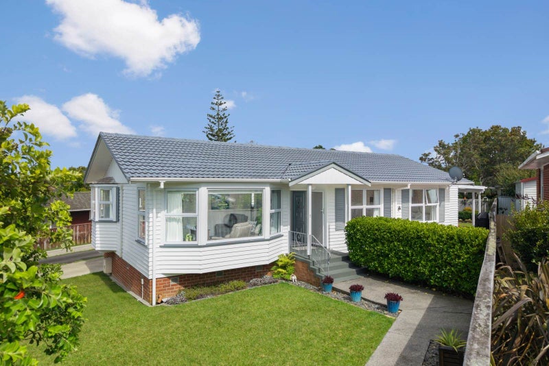 37 Powrie Street, Glenfield, Auckland - Carousel 2