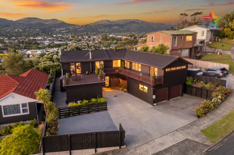 15 Summit Road, Fairfield, Lower Hutt - Carousel 1