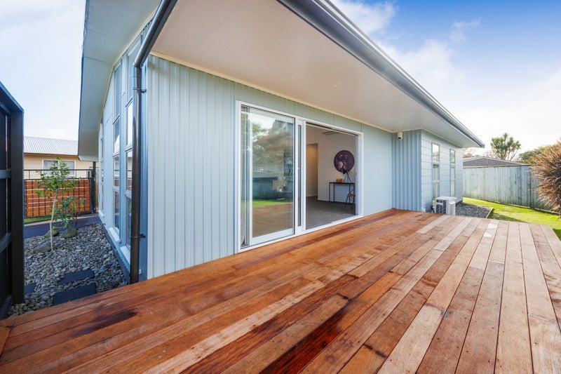 9 Pinedale Parade, Milson, Palmerston North, Manawatu / Whanganui - Carousel 2
