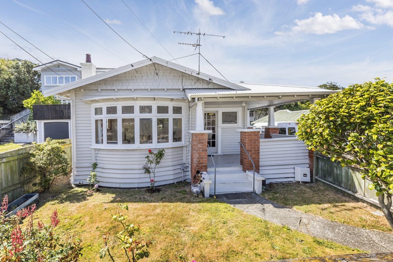 95 The Parade, Island Bay, Wellington - Carousel 1
