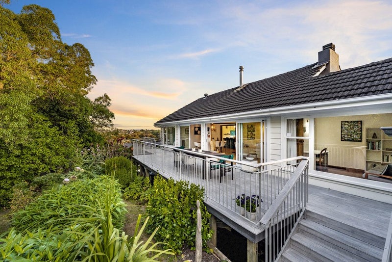 8 Colenso Place, Mission Bay, Auckland - Carousel 1