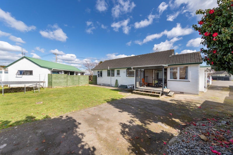 23 Weka Grove, Elderslea, Upper Hutt - Carousel 1